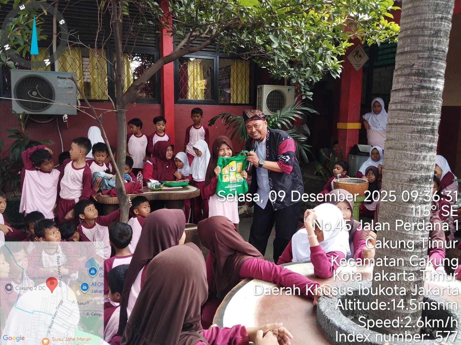 Wisata LiterAsyik Ke SDN Cakung Timur 03